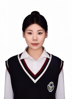 閆女士